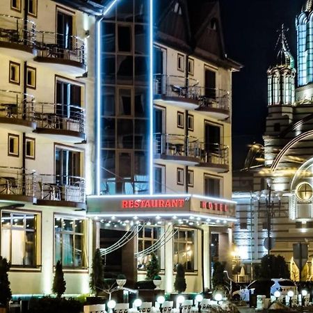 Hotel Bulevard Făgăraş Exteriér fotografie