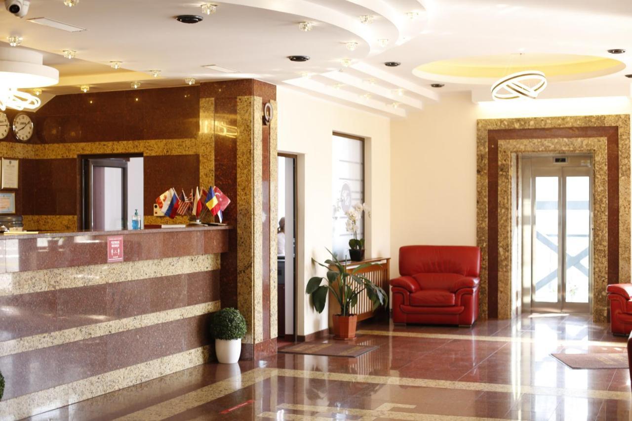 Hotel Bulevard Făgăraş Exteriér fotografie